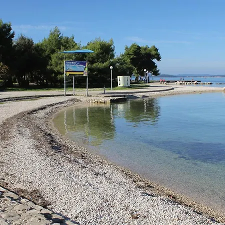 - Diklo 5887b Apartman Zára